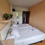 Apartment Piso Zona Hospital 7 Personas *